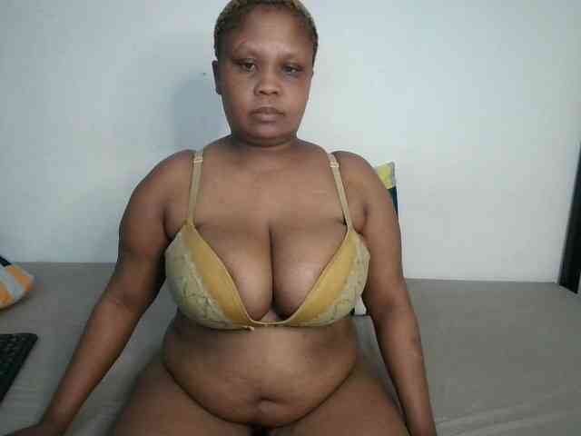 BIGTITTISXX webcam