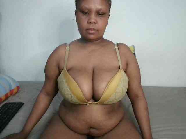 BIGTITTISXX webcam