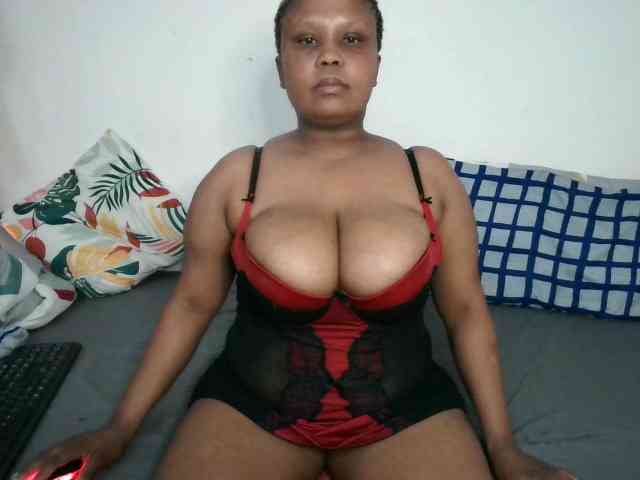 BIGTITTISXX webcam
