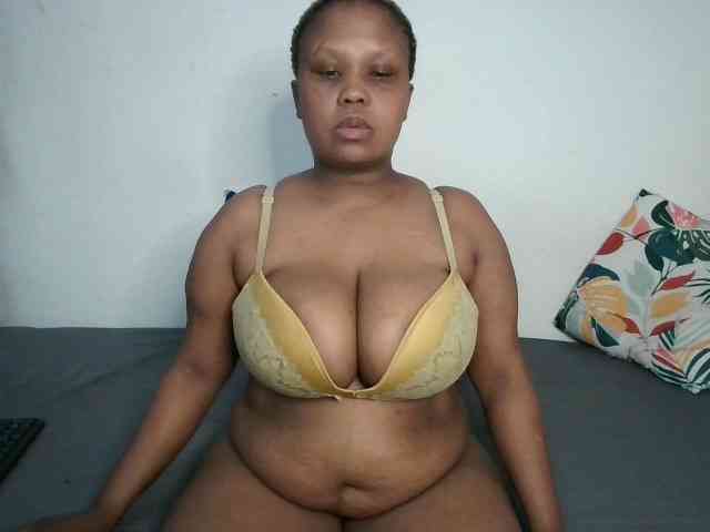 BIGTITTISXX webcam