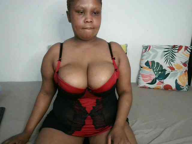 BIGTITTISXX webcam
