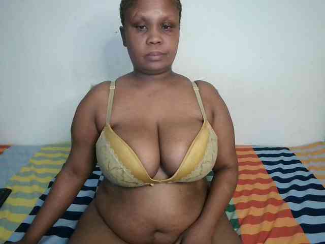 BIGTITTISXX webcam