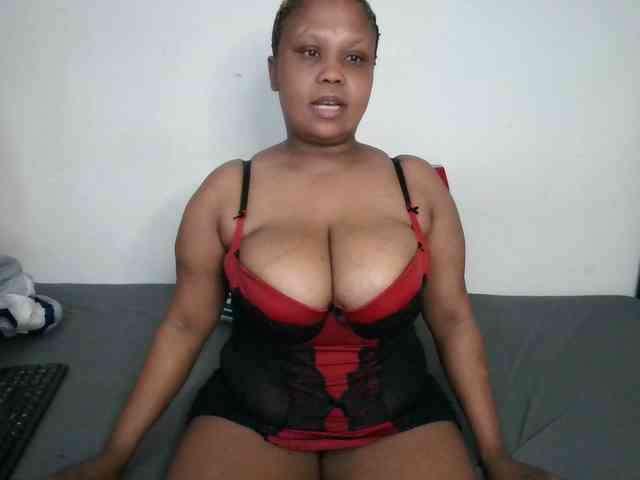 BIGTITTISXX webcam