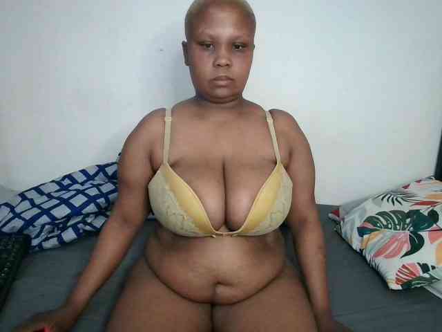 BIGTITTISXX webcam