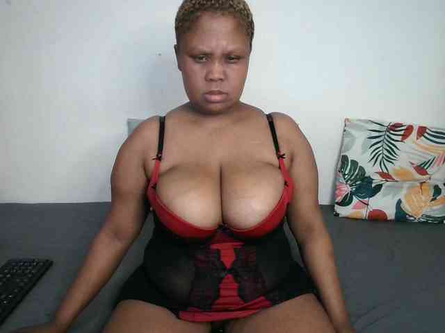 BIGTITTISXX webcam
