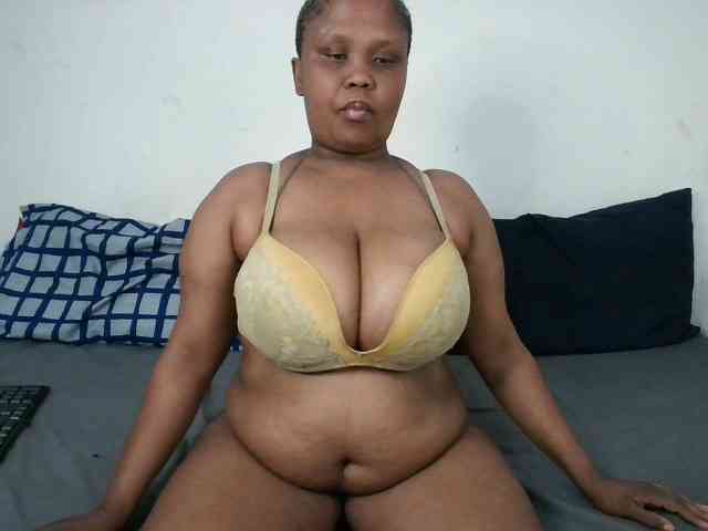 BIGTITTISXX webcam