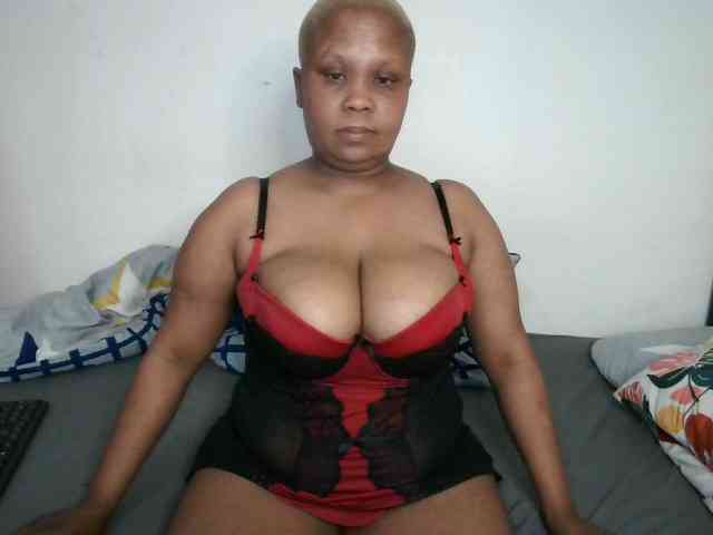 BIGTITTISXX webcam