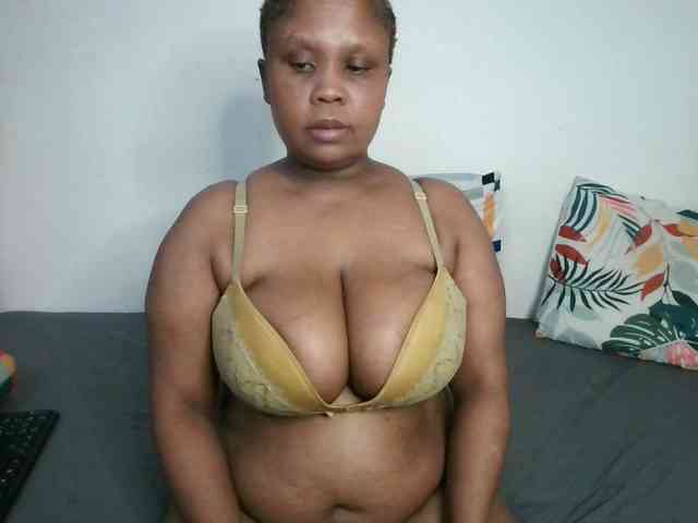 BIGTITTISXX webcam