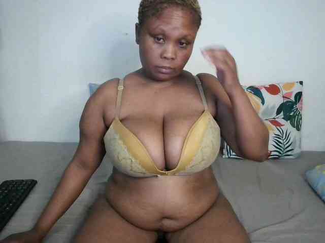 BIGTITTISXX webcam