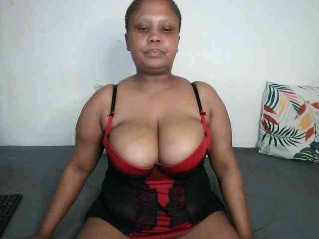 BIGTITTISXX webcam