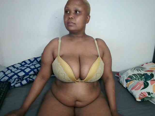 BIGTITTISXX webcam
