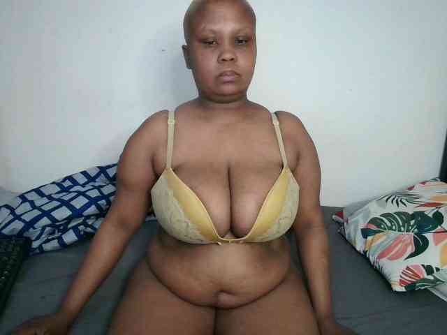 BIGTITTISXX webcam