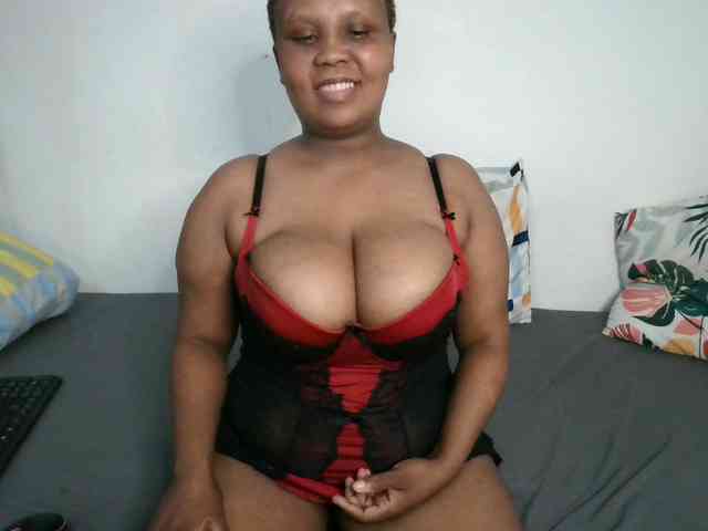 BIGTITTISXX webcam