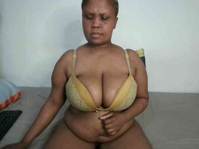 BIGTITTISXX webcam