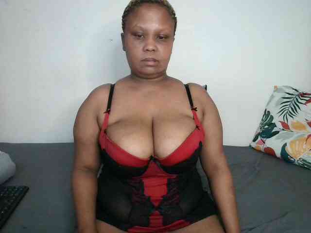 BIGTITTISXX webcam