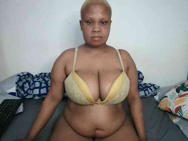 BIGTITTISXX webcam