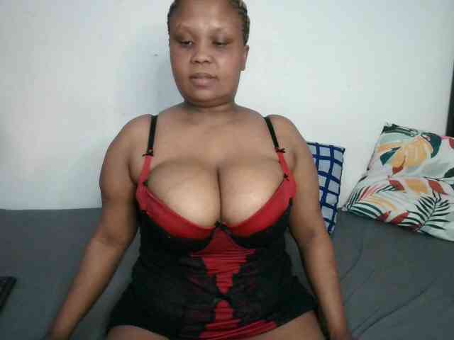 BIGTITTISXX webcam