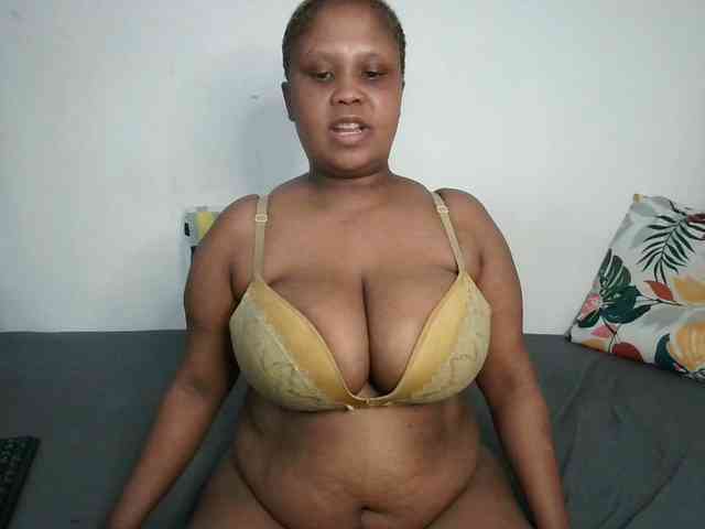 BIGTITTISXX webcam