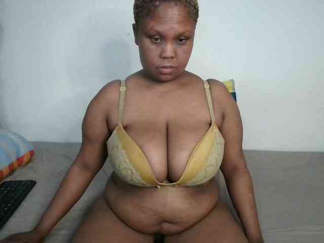 BIGTITTISXX webcam