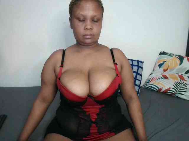 BIGTITTISXX webcam