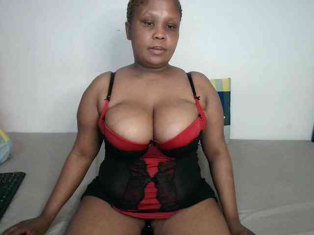 BIGTITTISXX webcam