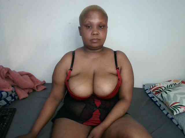BIGTITTISXX webcam
