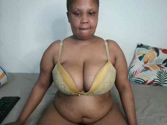 BIGTITTISXX webcam