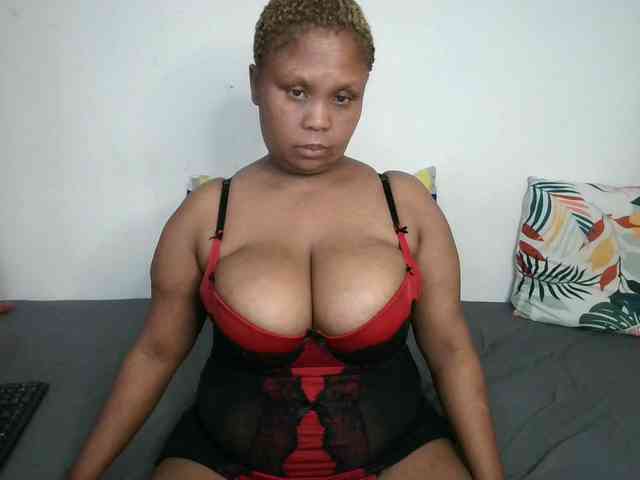 BIGTITTISXX webcam