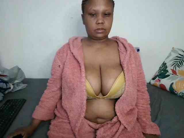 BIGTITTISXX webcam