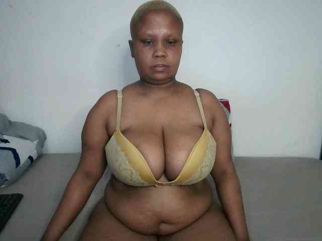 BIGTITTISXX webcam