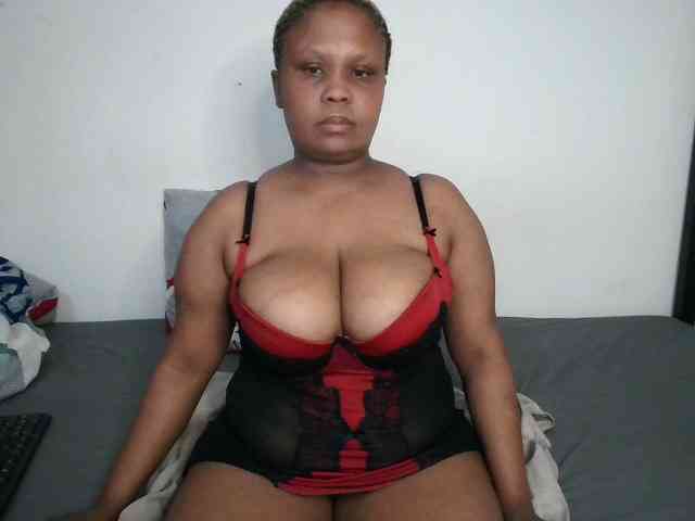 BIGTITTISXX webcam