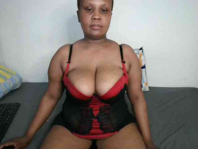 BIGTITTISXX webcam