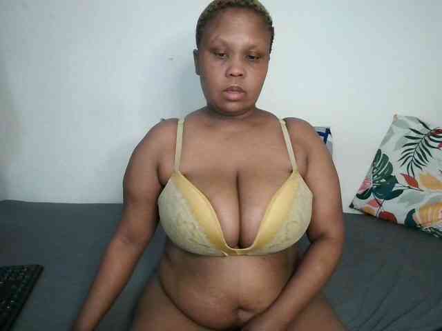BIGTITTISXX webcam
