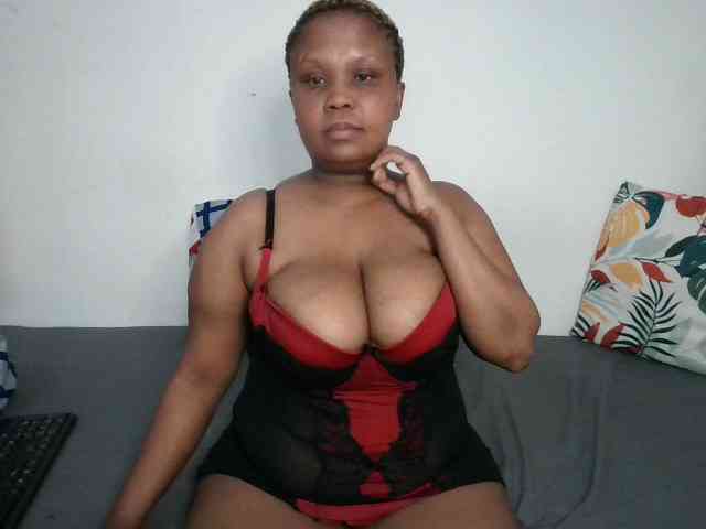 BIGTITTISXX webcam