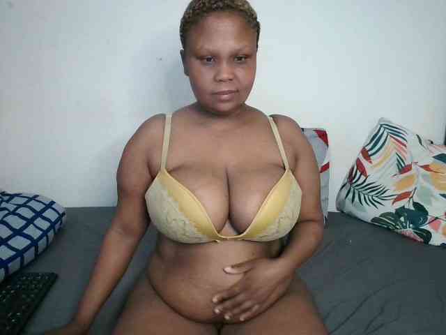 BIGTITTISXX webcam