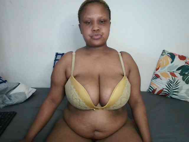BIGTITTISXX webcam