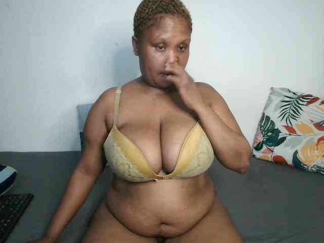 BIGTITTISXX webcam