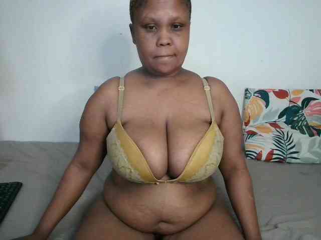 BIGTITTISXX webcam