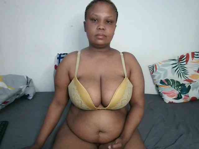 BIGTITTISXX webcam