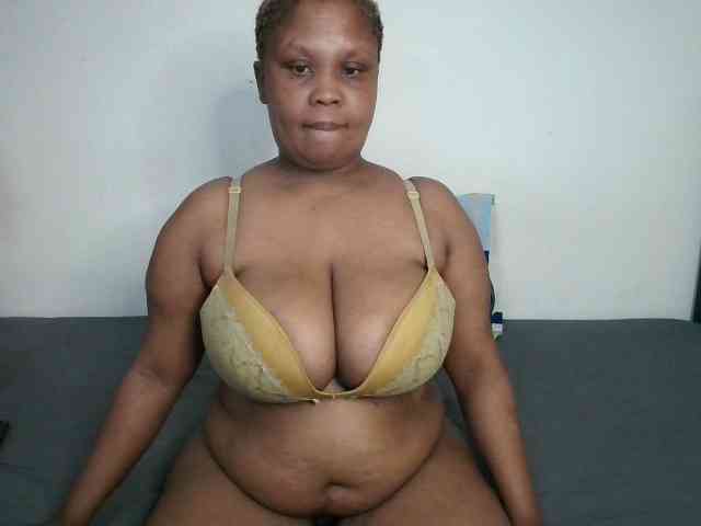 BIGTITTISXX webcam