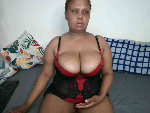 BIGTITTISXX webcam