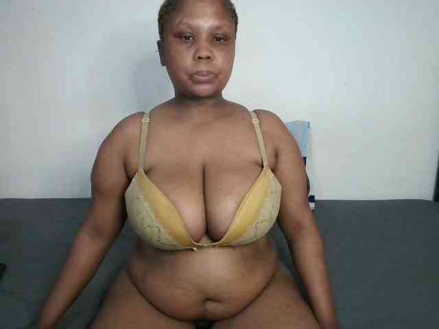 BIGTITTISXX webcam