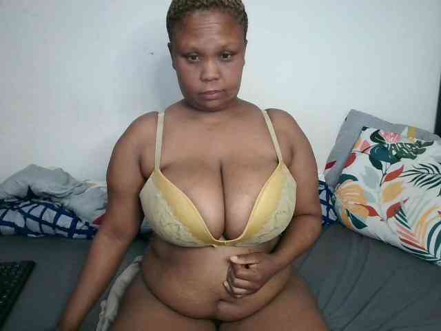 BIGTITTISXX webcam
