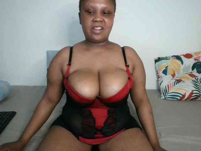 BIGTITTISXX webcam