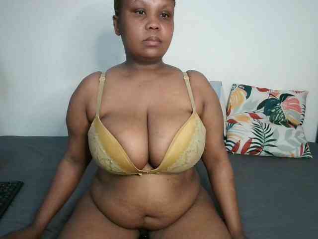 BIGTITTISXX webcam
