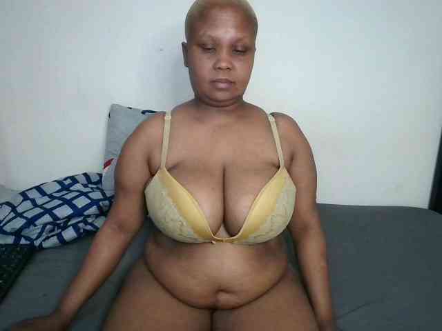 BIGTITTISXX webcam