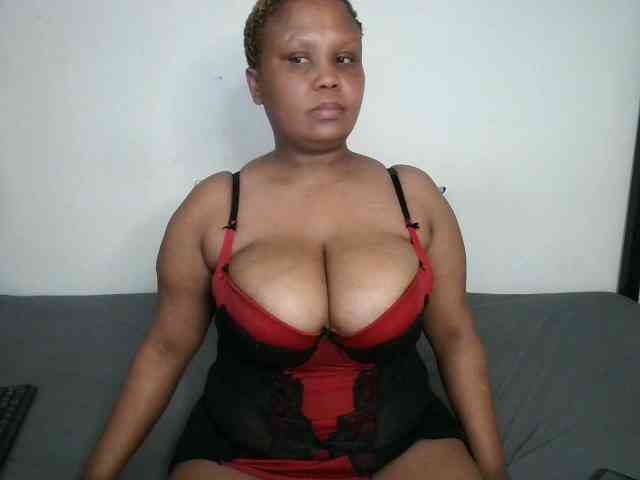 BIGTITTISXX webcam