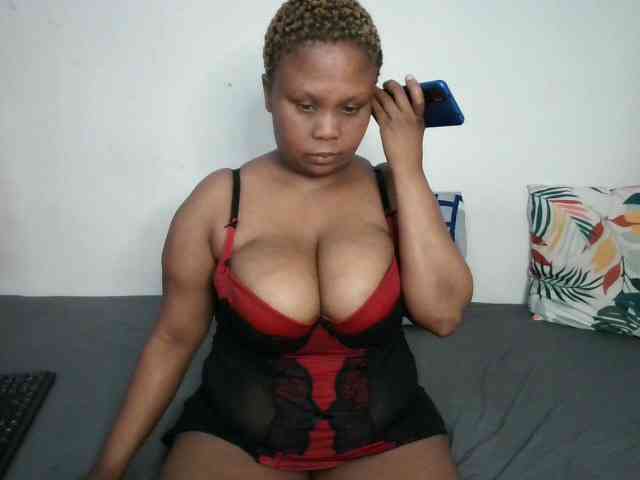 BIGTITTISXX webcam