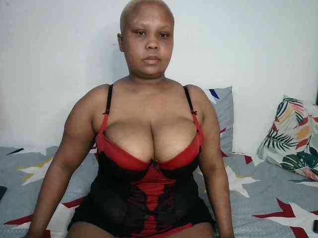 BIGTITTISXX webcam