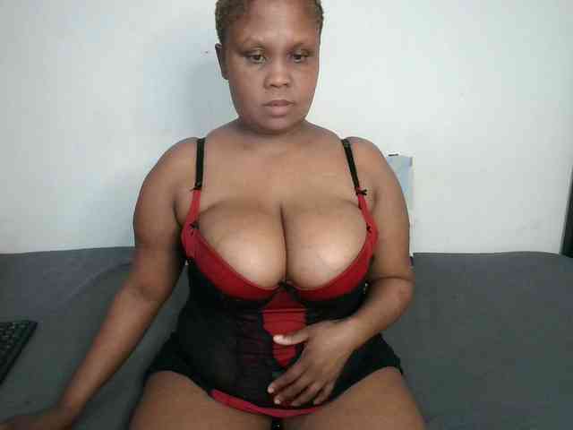 BIGTITTISXX webcam